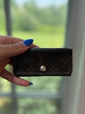 Louis Vuitton Monogram Small Leather Key Holder in Brown